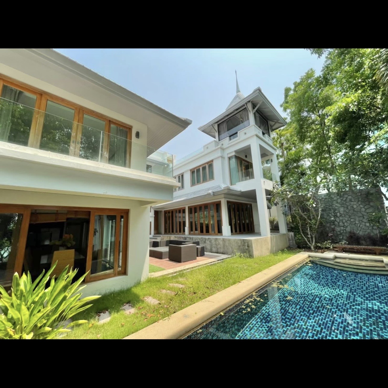 Beach front house in Pattaya 