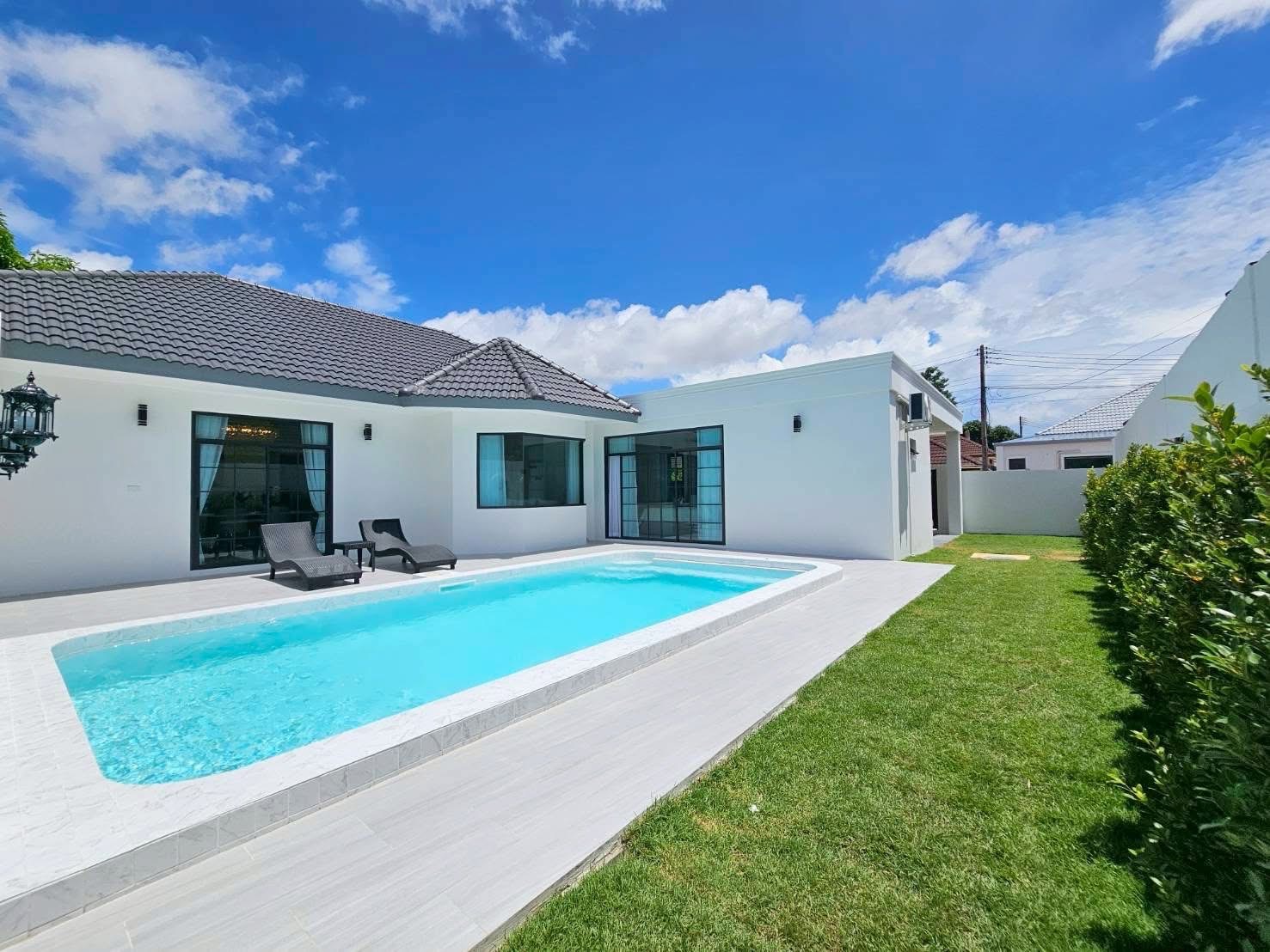 Large detached Pattaya house for sale!! 